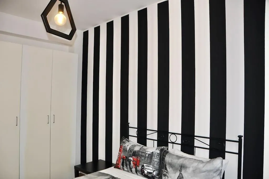 M.Aurelio Black & White Milano Italien