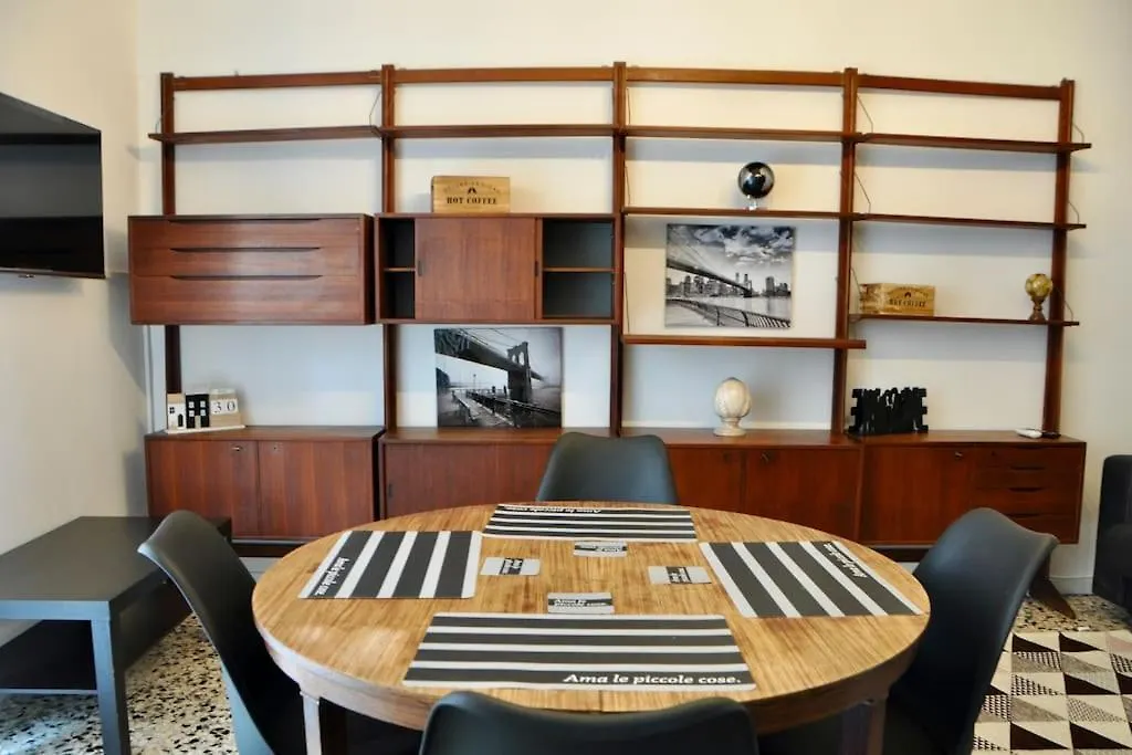 Apartment M.Aurelio Black & White Milan Italy